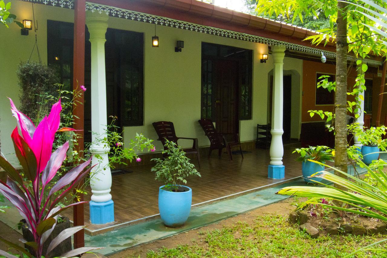 Senura Home Stay Sigiriya Exterior photo